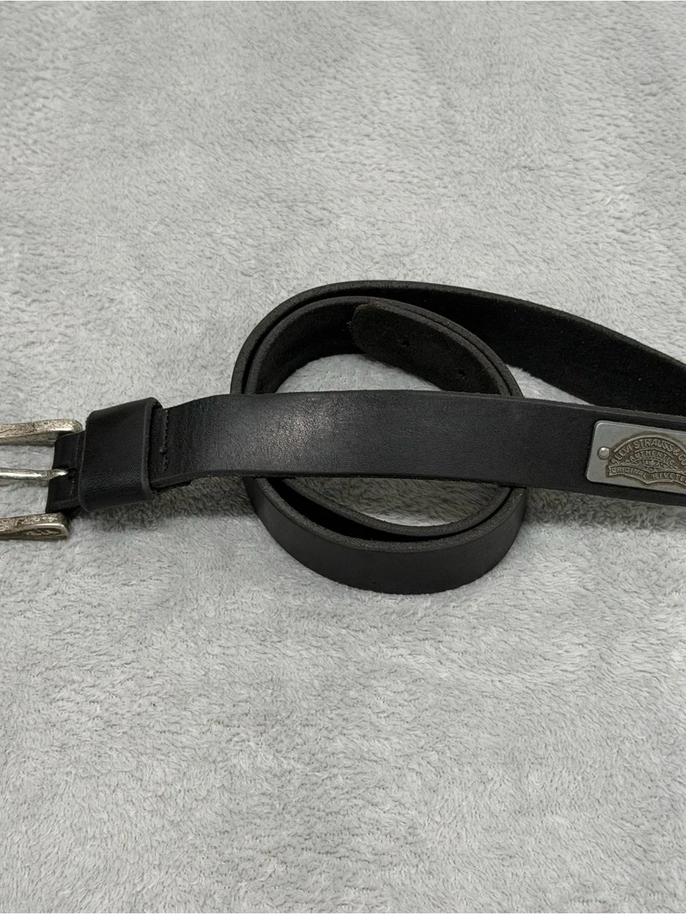 Vintage Levis Belt Made In USA Full Grain Cowhide Black Metal Logo Plate 2281
